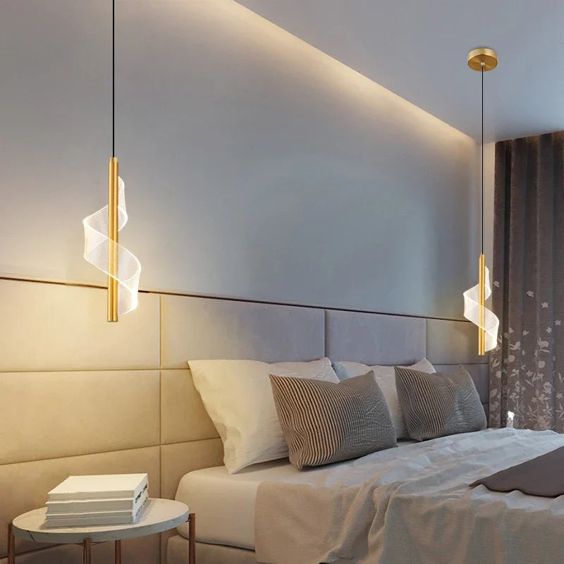 Chic Pendant Light - Gold