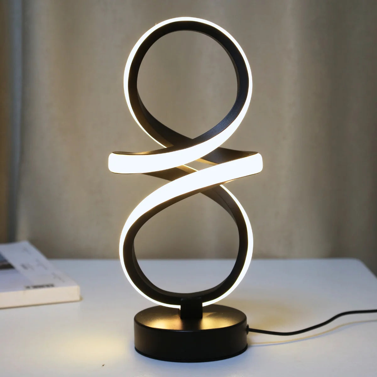 Lampe À Poser LED Torsadée